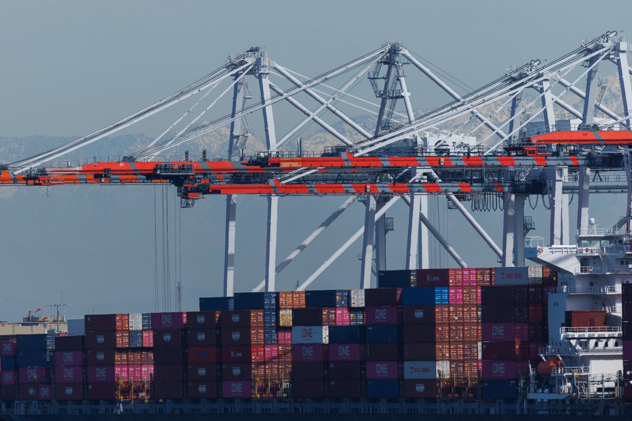 La imagen muestra el puerto de Los Ángeles en EE. UU. (Reuters)